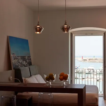 Konukevi Port View Trani